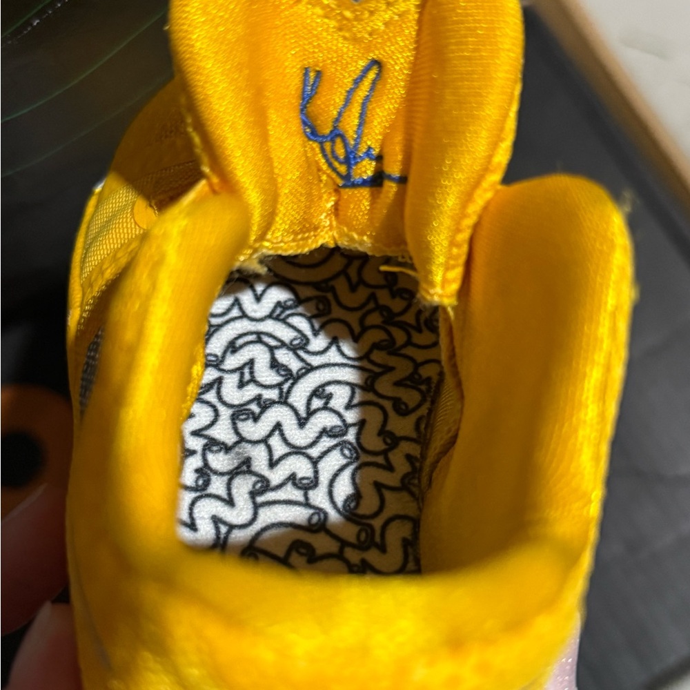Nike Kyrie Mac n cheese shoes - Picture 5 of 6